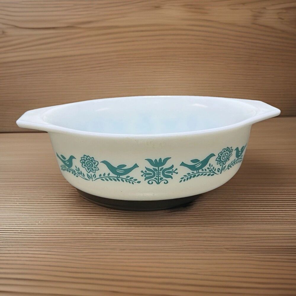 PYREX -Turquois # 043 Blue Bird - 1-1/2 Quart Casserole - NO LID -Vintage - NICE